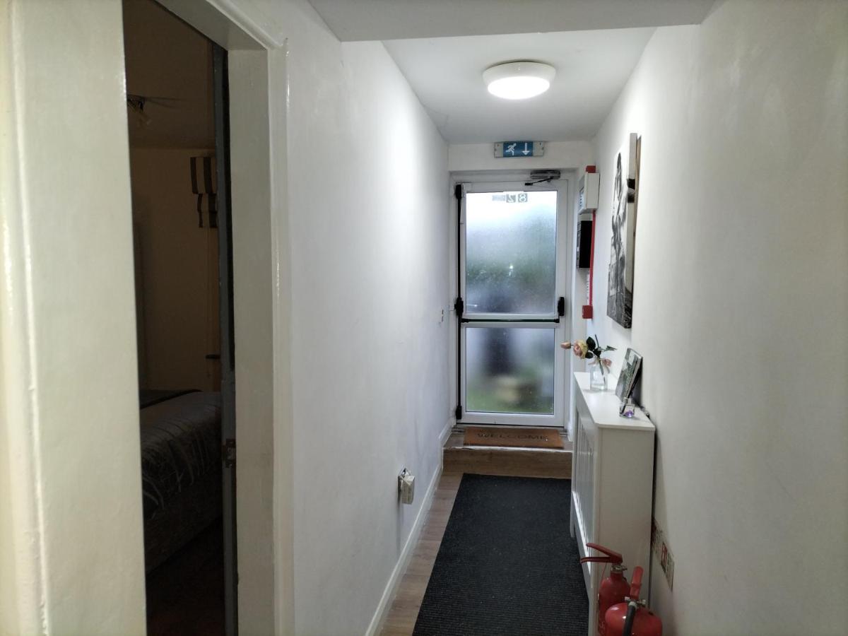 The New Accommodation Free Complementary Breakfast Tibshelf Kültér fotó