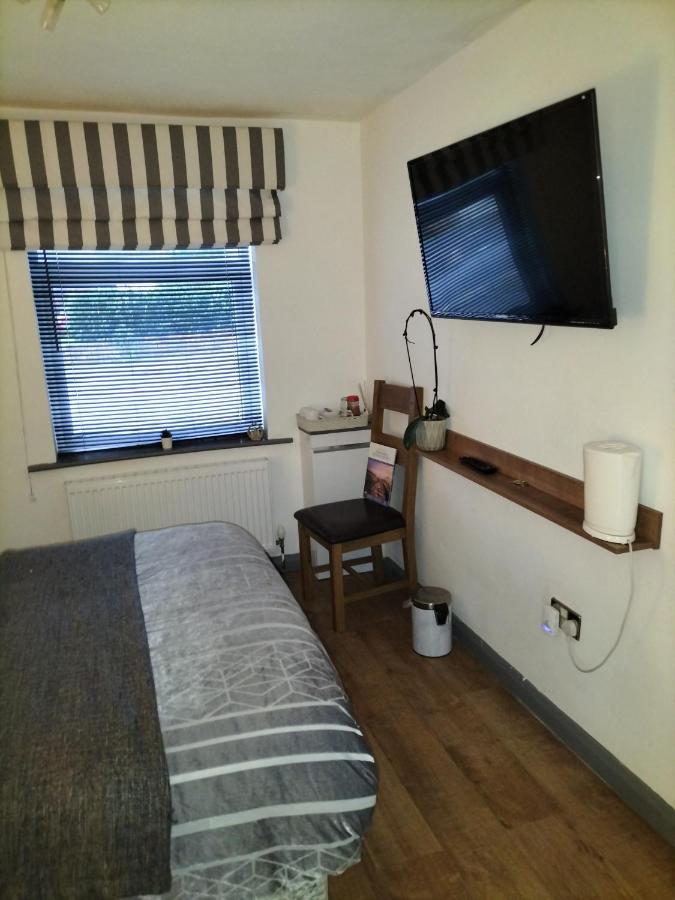 The New Accommodation Free Complementary Breakfast Tibshelf Kültér fotó