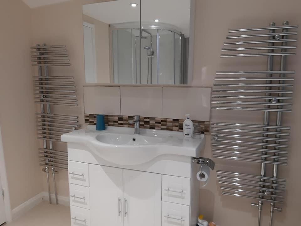 The New Accommodation Free Complementary Breakfast Tibshelf Kültér fotó