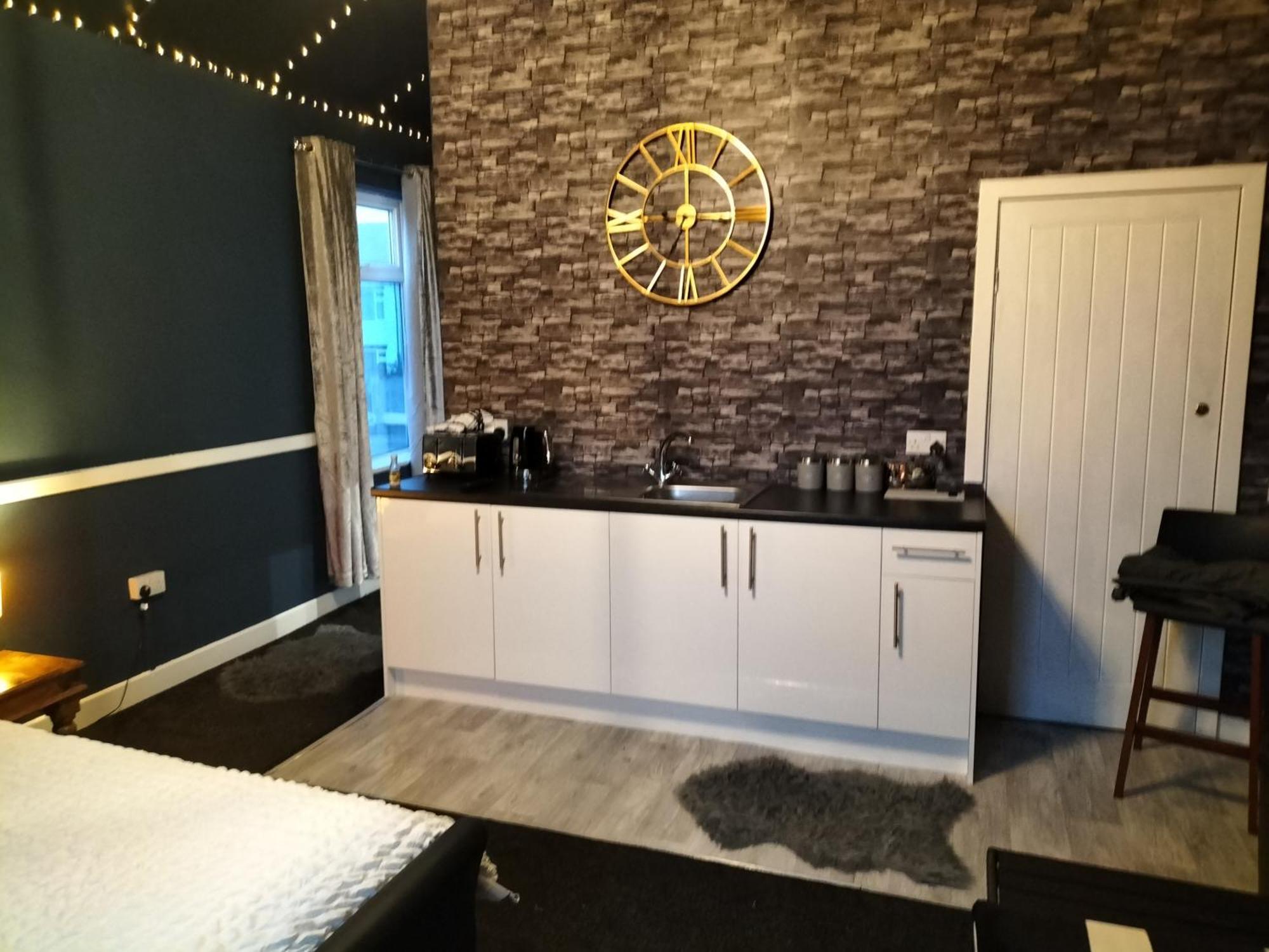 The New Accommodation Free Complementary Breakfast Tibshelf Kültér fotó